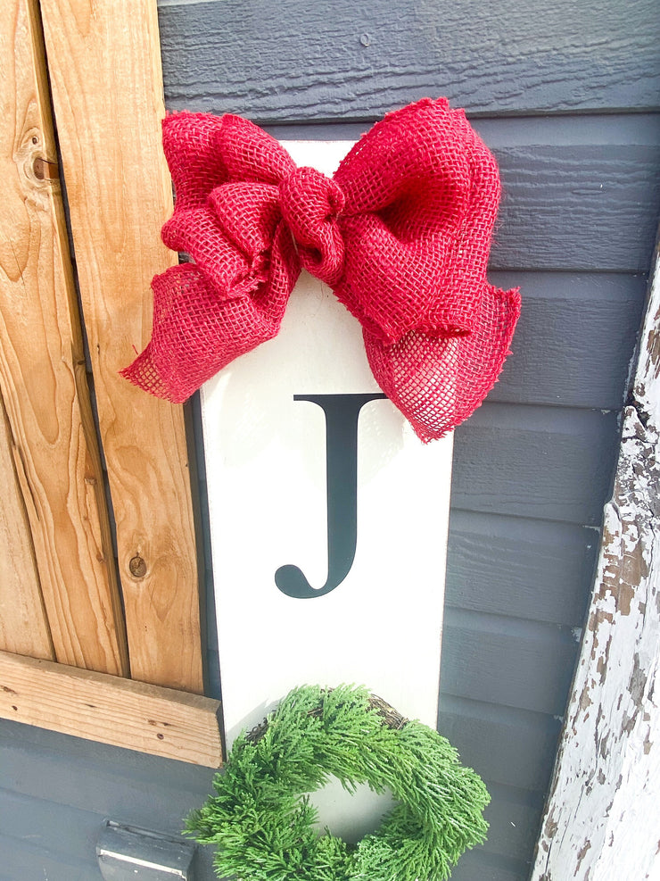 Vintage Joy to the world Christmas sign with wreath / Rustic Joy door sign with burlap bow and green Christmas wreath / Joy front door sign