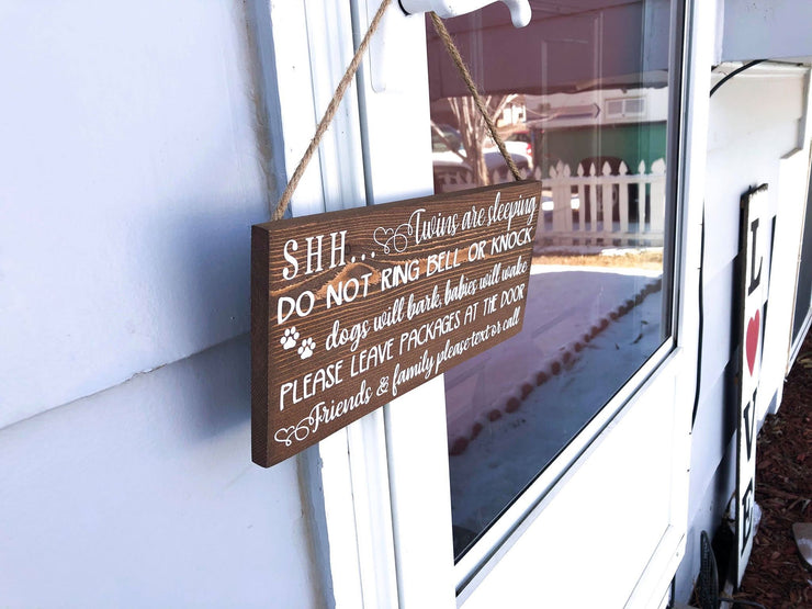 Shh Twins are sleeping / Do not ring bell sign / Dogs will bark / Quiet baby sleeping / Front door baby sleeping sign / Babies wood sign