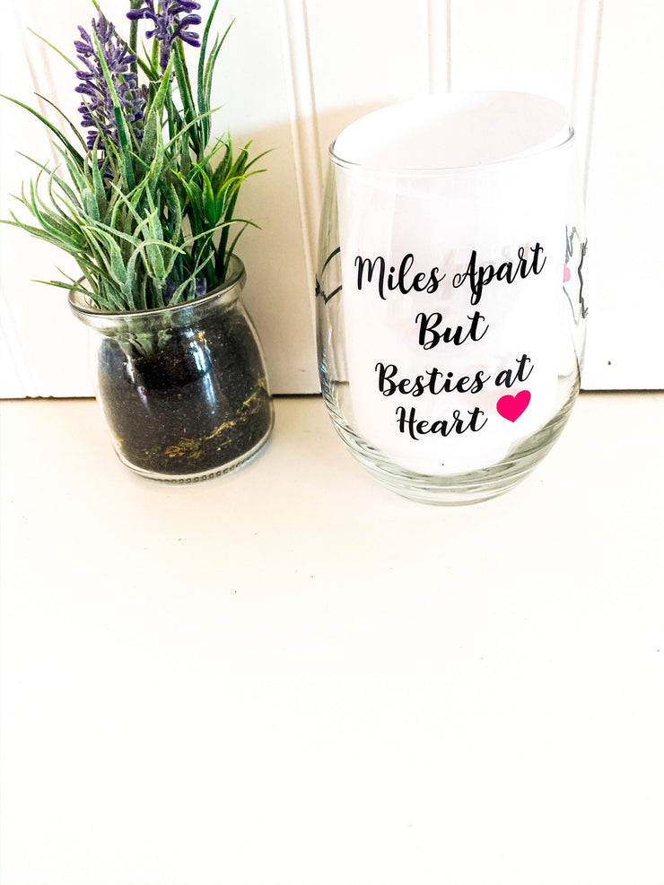 Personalized Best friend states wine glass, custom wine glass you choose two states with coordinating cities, Stem or Stemless wine glass