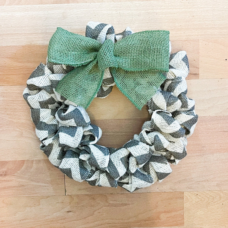 Custom chevron burlap wreath / 10 in burlap wreath / 16 inch burlap wreath / Small burlap wreath for home sign / Burlap door wreath with bow