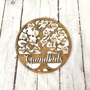 Grandkids family tree name sign / Grandchildren tree with engraved hearts / Mother’s Day gift / Nana / Mimi / Grandma, Grandpa gift